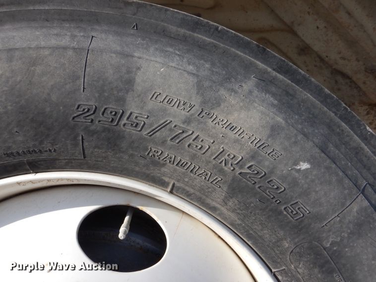 image for item LJ9974 2007 Freightliner Business Class M2  box truck