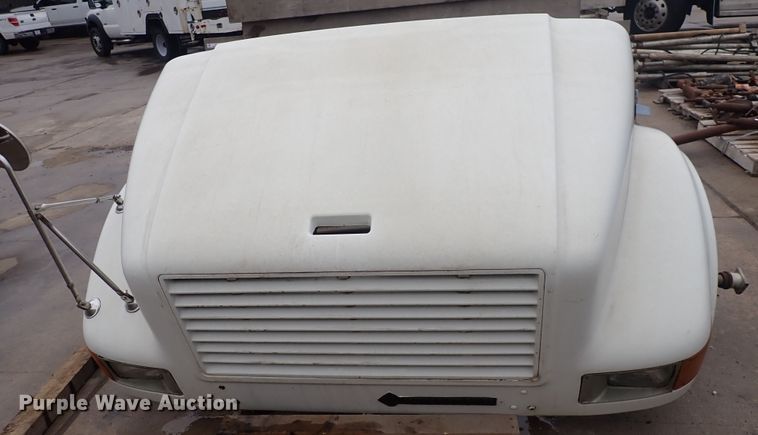 image for item MA9557 International 4700  hood