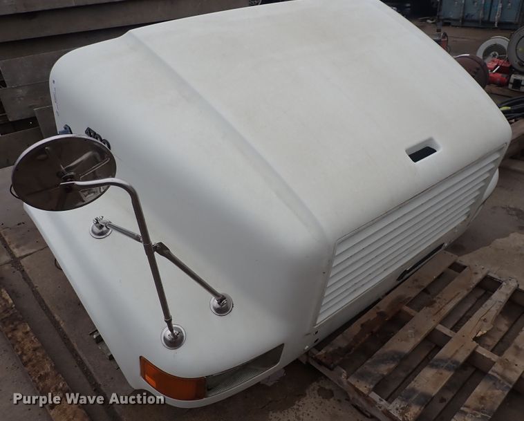 image for item MA9557 International 4700  hood