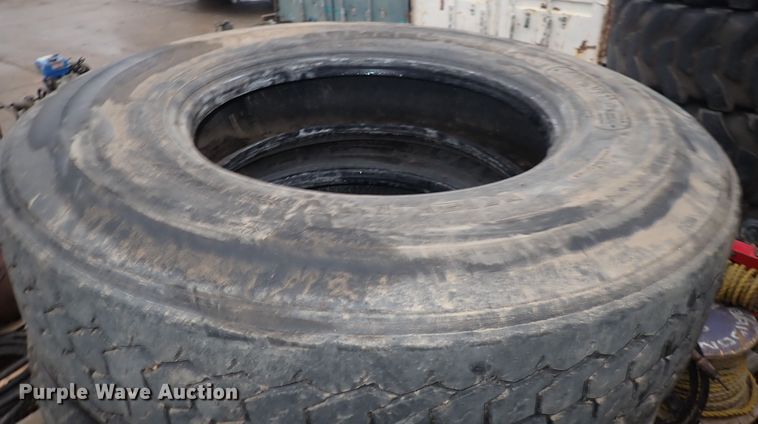 image for item MA9564 (8) 11R22.5 tires