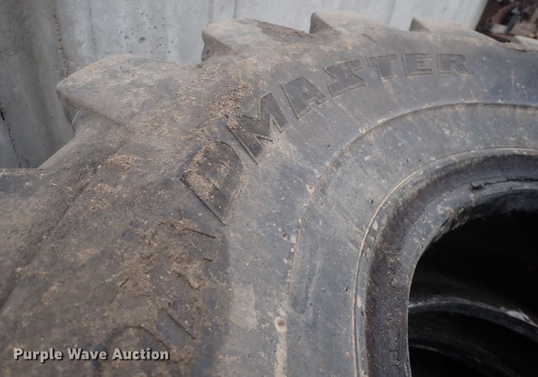 image for item MA9569 (4) 20.5-25 loader tires