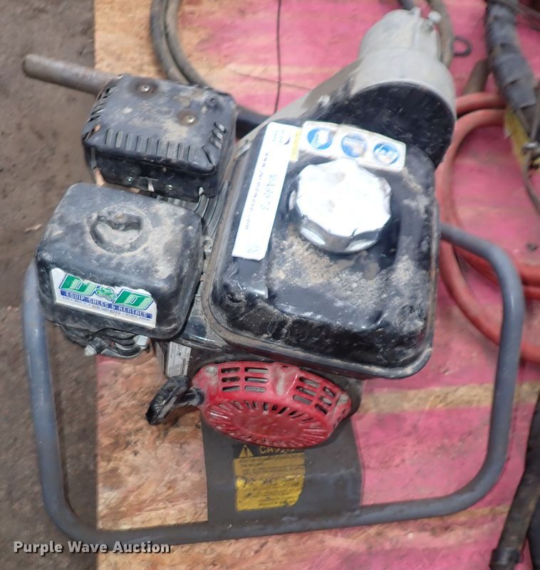 image for item MA9573 Multiquip  concrete vibrator