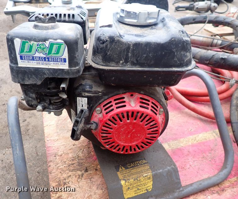 image for item MA9573 Multiquip  concrete vibrator