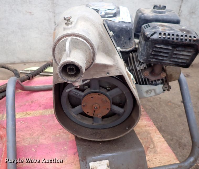 image for item MA9573 Multiquip  concrete vibrator