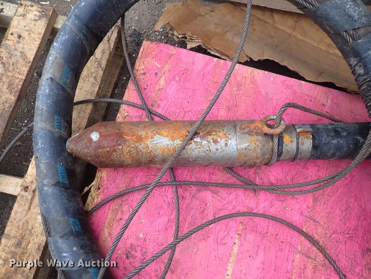 image for item MA9573 Multiquip  concrete vibrator