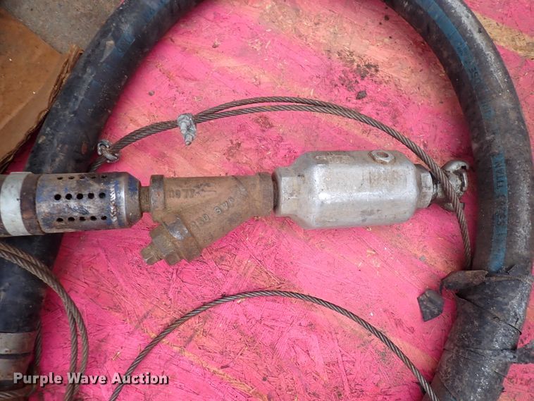 image for item MA9573 Multiquip  concrete vibrator