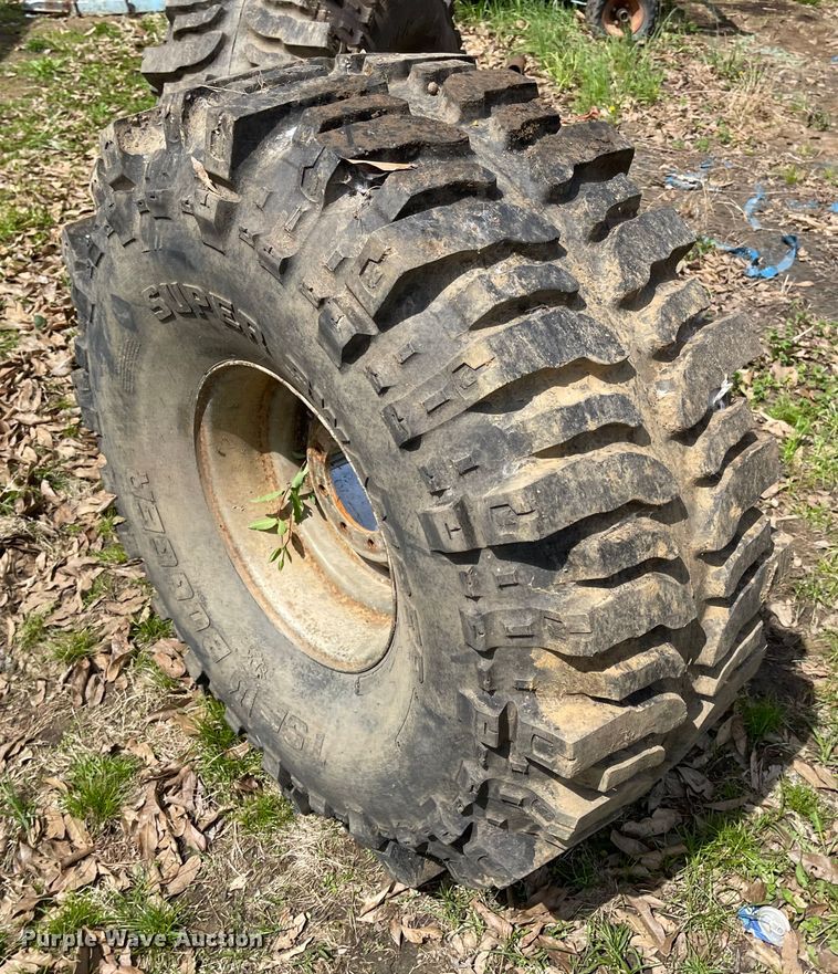 image for item MJ9602 TSL Bogger Super Swamper tires