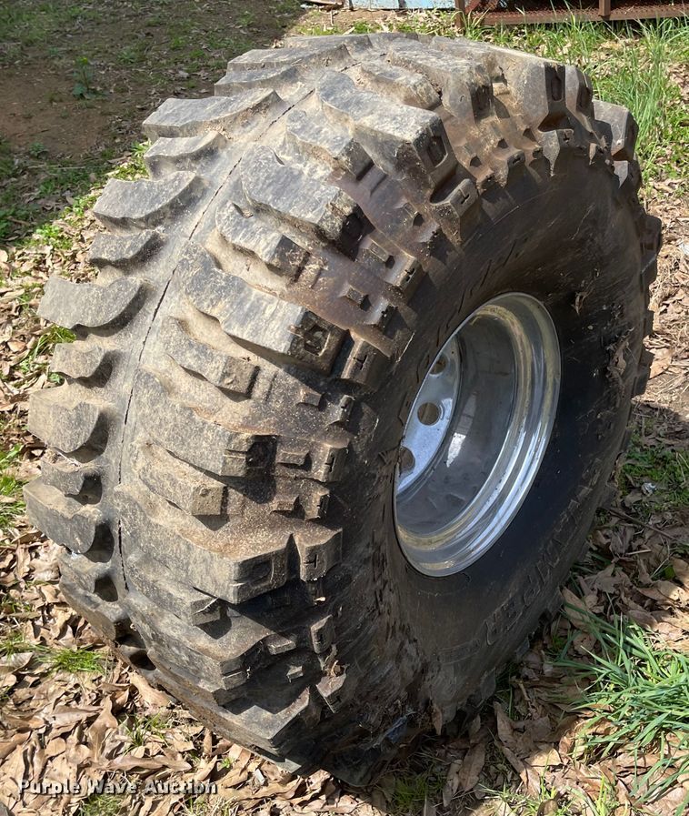 image for item MJ9602 TSL Bogger Super Swamper tires
