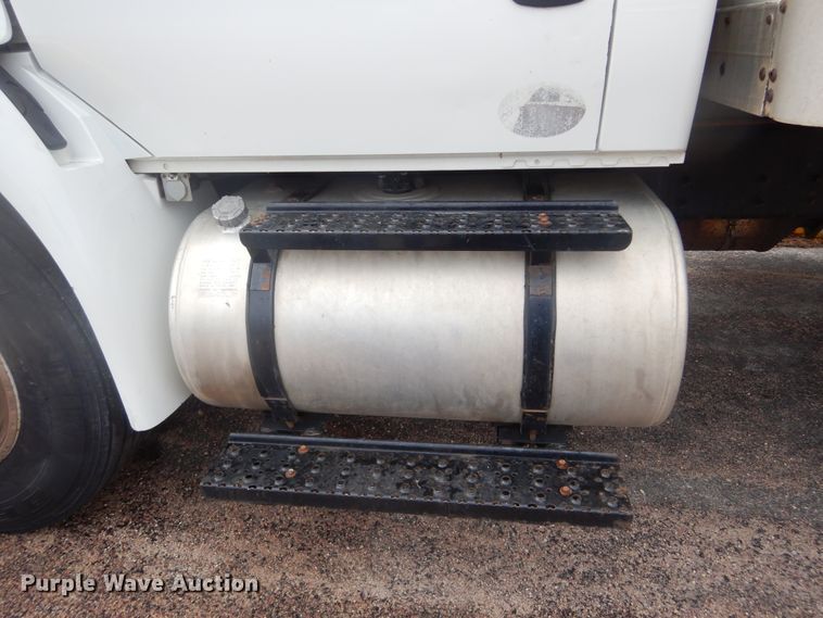 image for item MX9990 2013 International Dura Star 4300  box truck