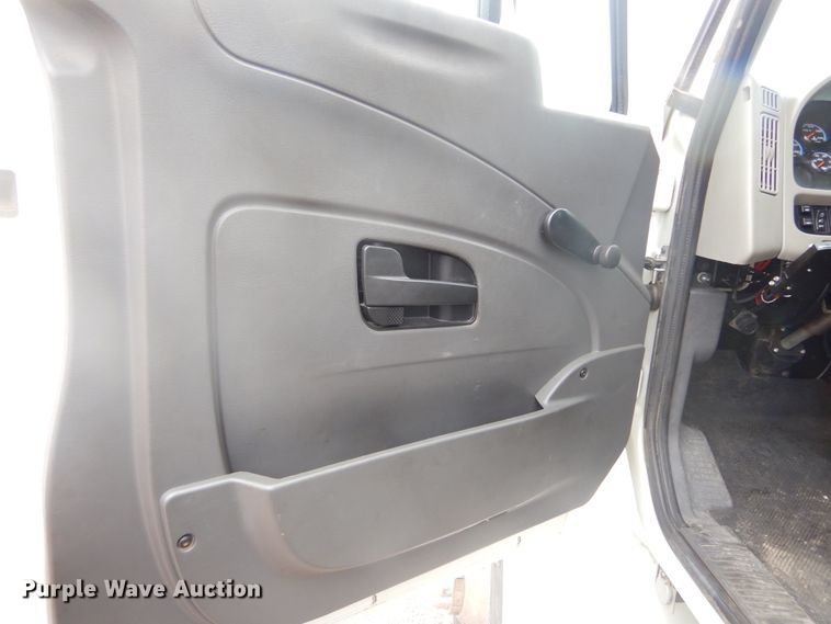 image for item MX9990 2013 International Dura Star 4300  box truck