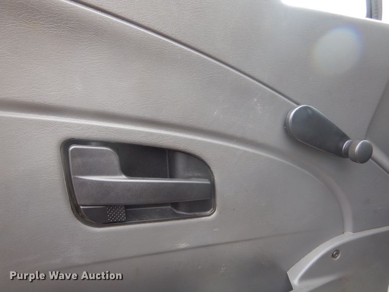 image for item MX9990 2013 International Dura Star 4300  box truck