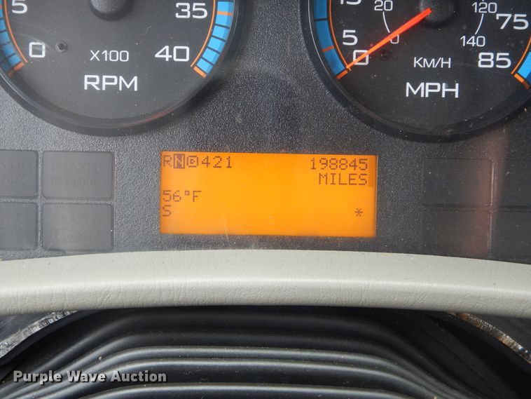 image for item MX9990 2013 International Dura Star 4300  box truck