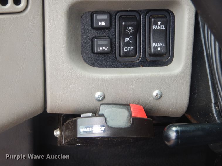 image for item MX9990 2013 International Dura Star 4300  box truck