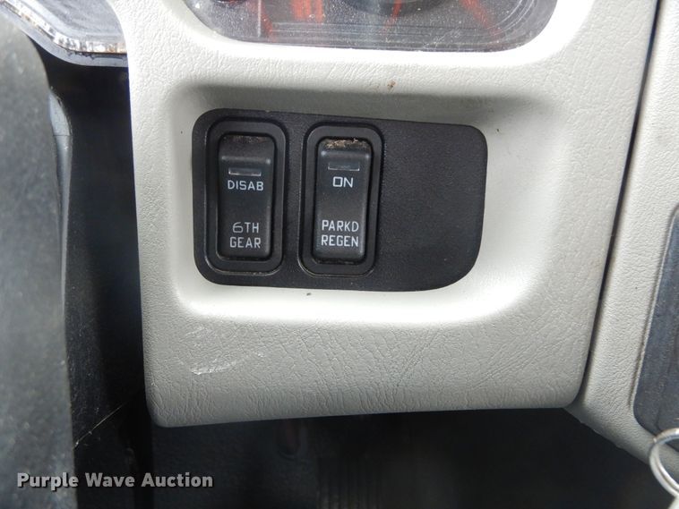 image for item MX9990 2013 International Dura Star 4300  box truck