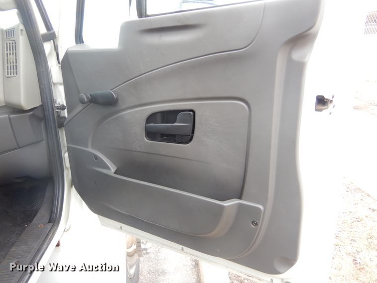 image for item MX9990 2013 International Dura Star 4300  box truck