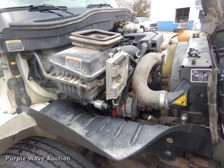 image for item MX9990 2013 International Dura Star 4300  box truck