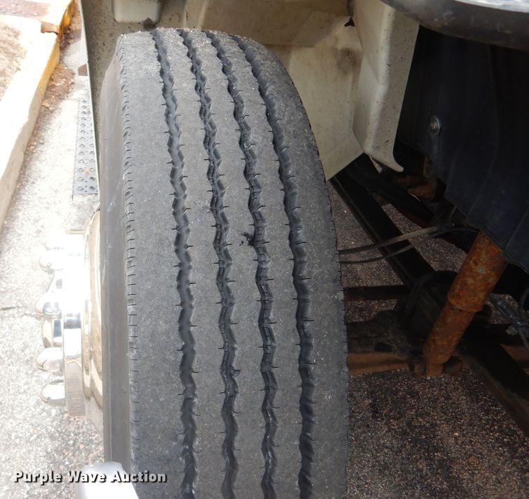 image for item MX9990 2013 International Dura Star 4300  box truck