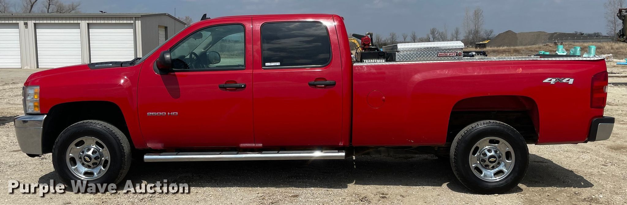 2012 Chevrolet Silverado 2500HD Crew Cab pickup truck in Lansing, KS | Item  FV9483 sold | Purple Wave
