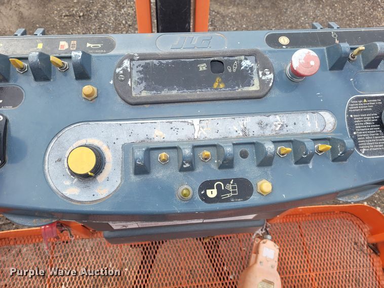 image for item BY9483 2015 JLG 450AJ  boom lift