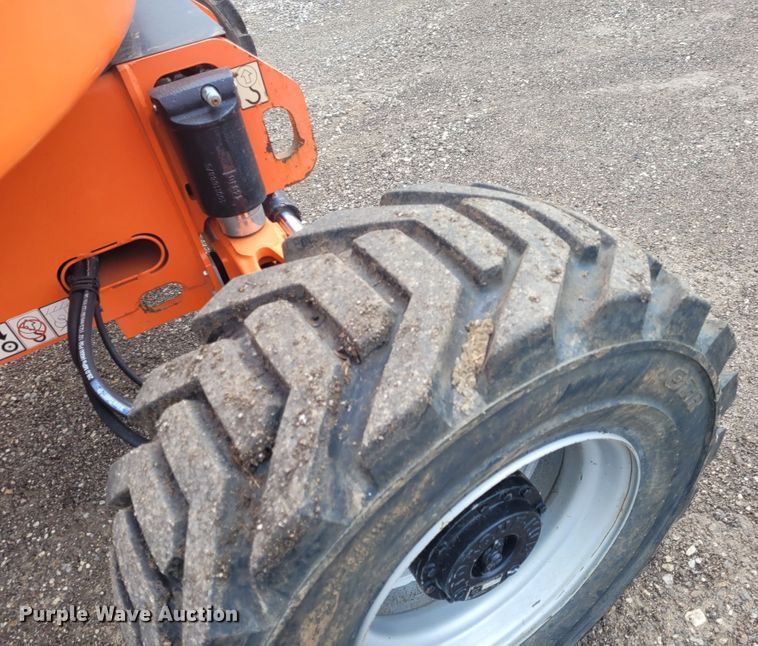 image for item BY9483 2015 JLG 450AJ  boom lift