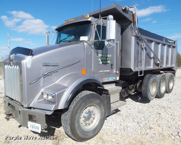 image for item DA7208 2005 Kenworth T800  dump truck