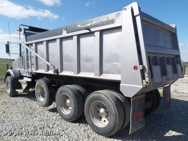 image for item DA7208 2005 Kenworth T800  dump truck