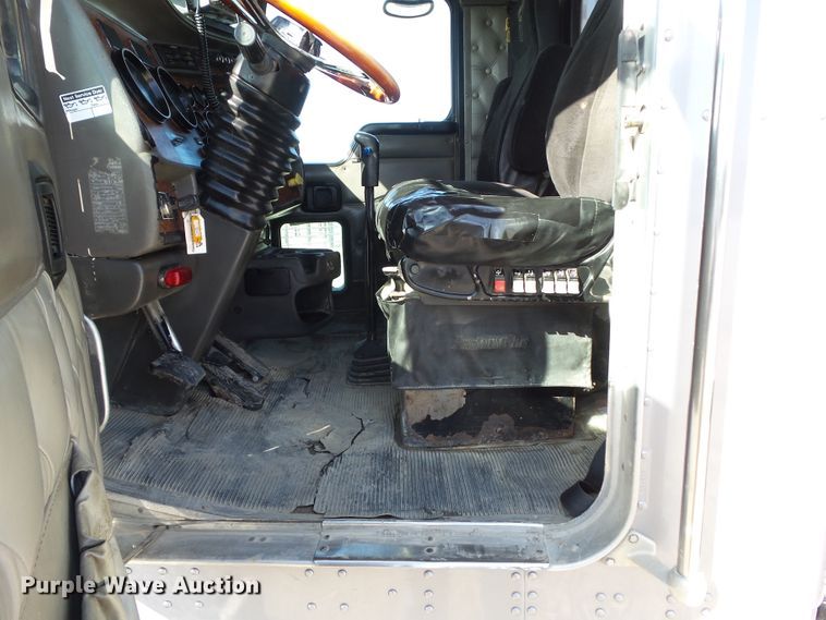 image for item DA7208 2005 Kenworth T800  dump truck