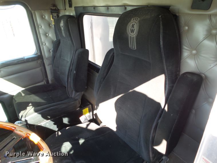 image for item DA7208 2005 Kenworth T800  dump truck