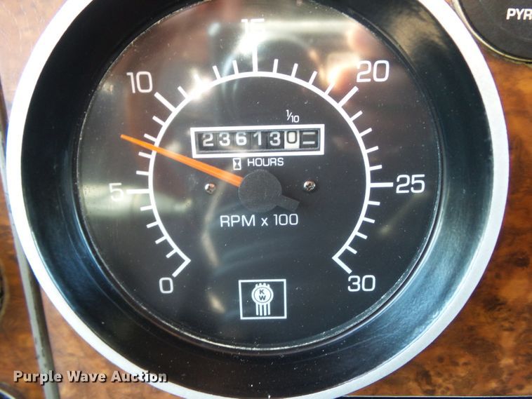 image for item DA7208 2005 Kenworth T800  dump truck