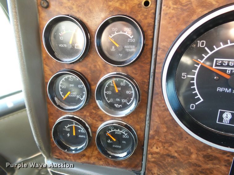 image for item DA7208 2005 Kenworth T800  dump truck