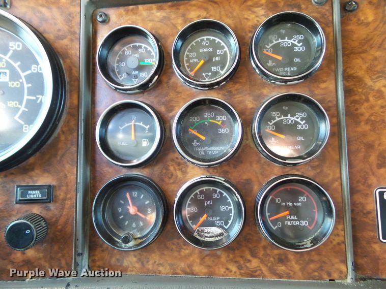 image for item DA7208 2005 Kenworth T800  dump truck