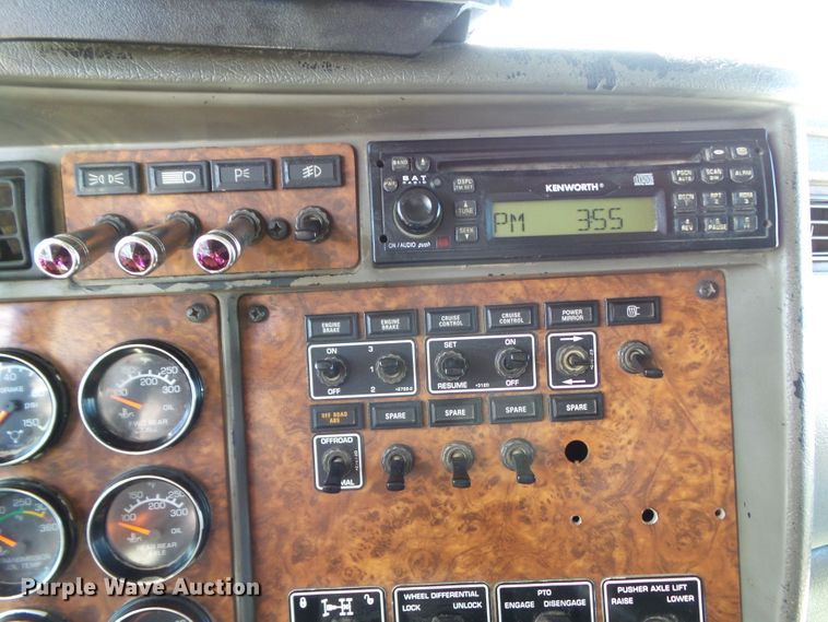 image for item DA7208 2005 Kenworth T800  dump truck