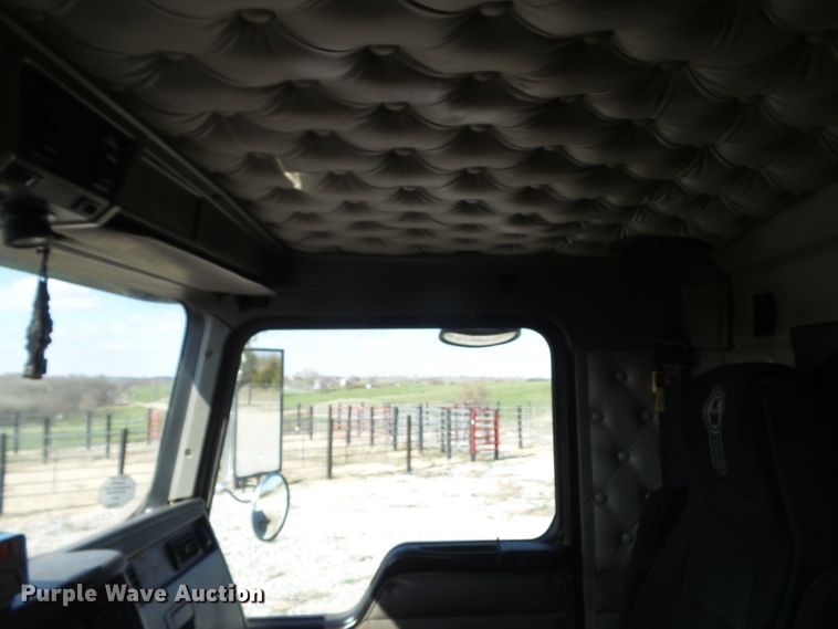 image for item DA7208 2005 Kenworth T800  dump truck