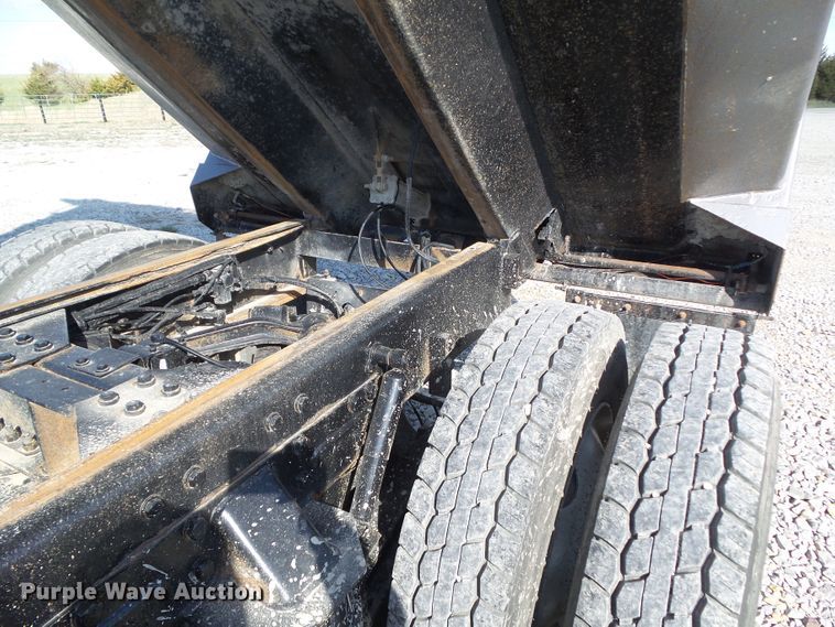 image for item DA7208 2005 Kenworth T800  dump truck