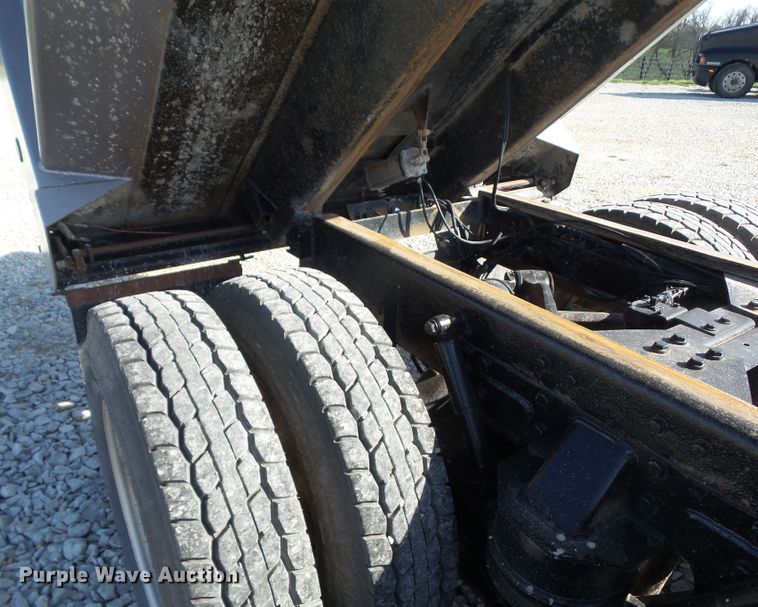 image for item DA7208 2005 Kenworth T800  dump truck