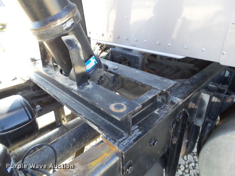 image for item DA7208 2005 Kenworth T800  dump truck