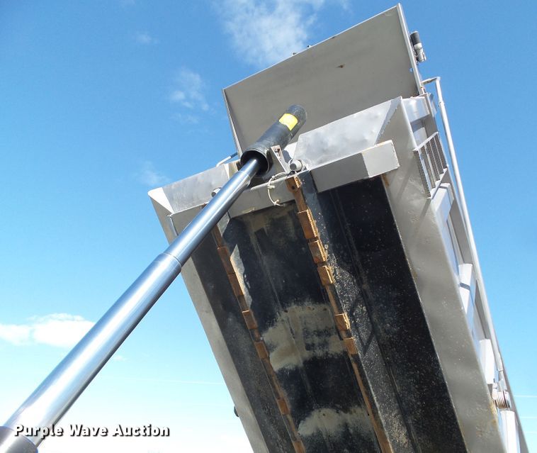 image for item DA7208 2005 Kenworth T800  dump truck