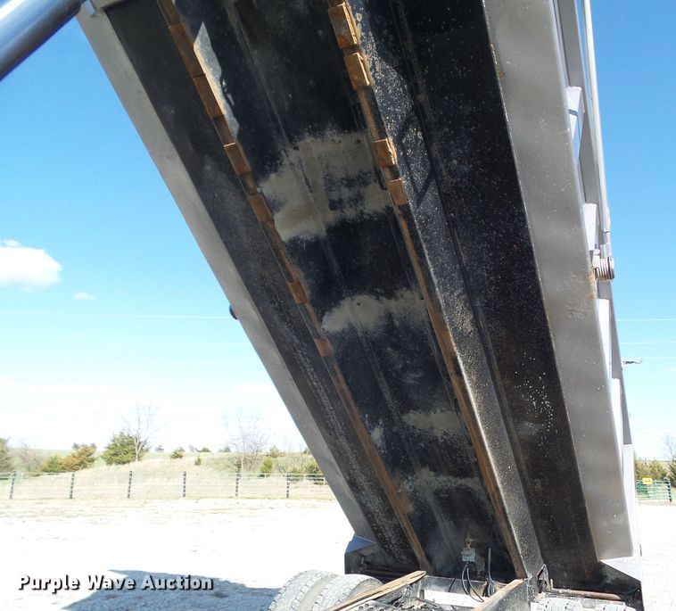 image for item DA7208 2005 Kenworth T800  dump truck