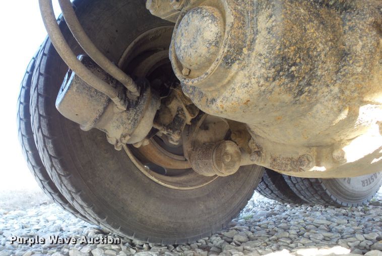 image for item DA7208 2005 Kenworth T800  dump truck