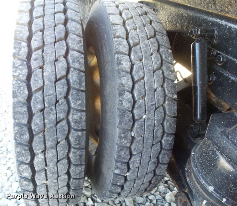 image for item DA7208 2005 Kenworth T800  dump truck