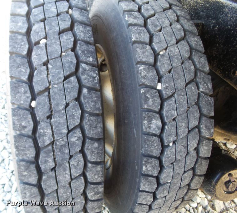 image for item DA7208 2005 Kenworth T800  dump truck