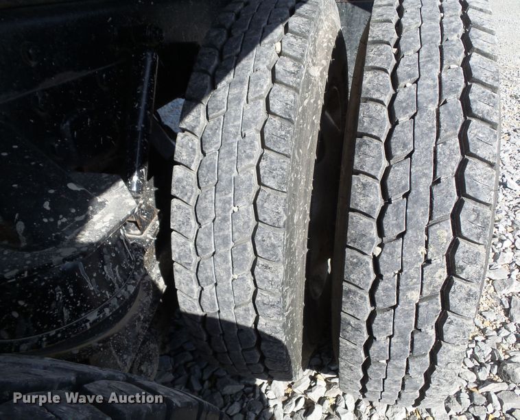 image for item DA7208 2005 Kenworth T800  dump truck