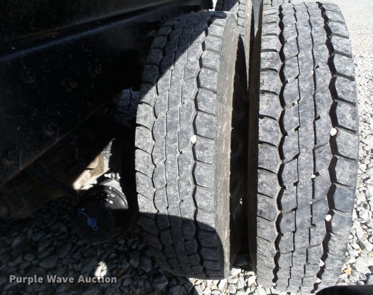 image for item DA7208 2005 Kenworth T800  dump truck