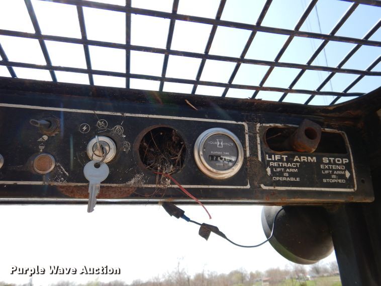 image for item DA7209 Mustang 345  skid steer loader