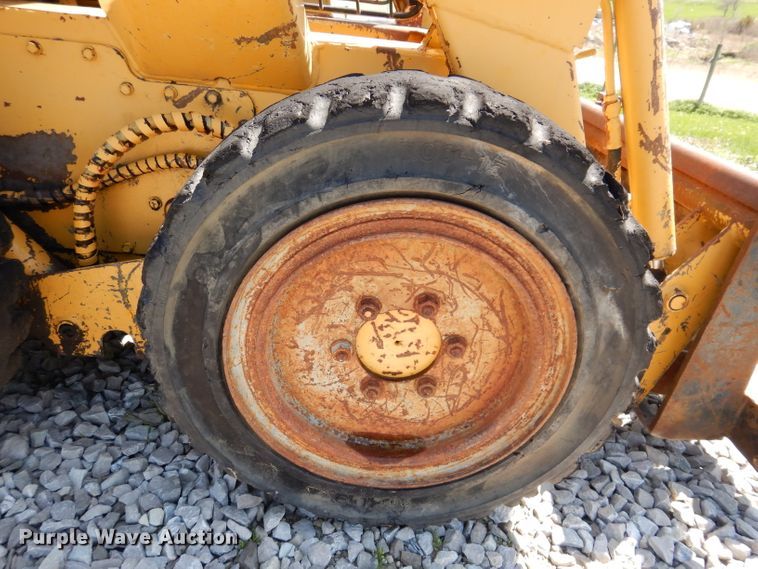 image for item DA7209 Mustang 345  skid steer loader