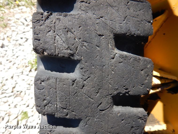 image for item DA7209 Mustang 345  skid steer loader