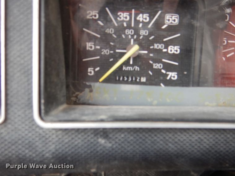 image for item DH7346 1989 Ford F800  water truck