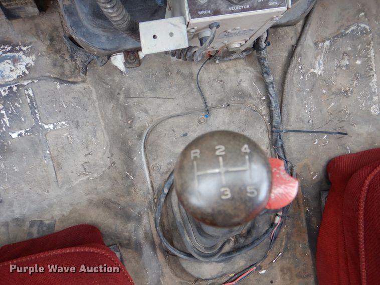 image for item DH7346 1989 Ford F800  water truck