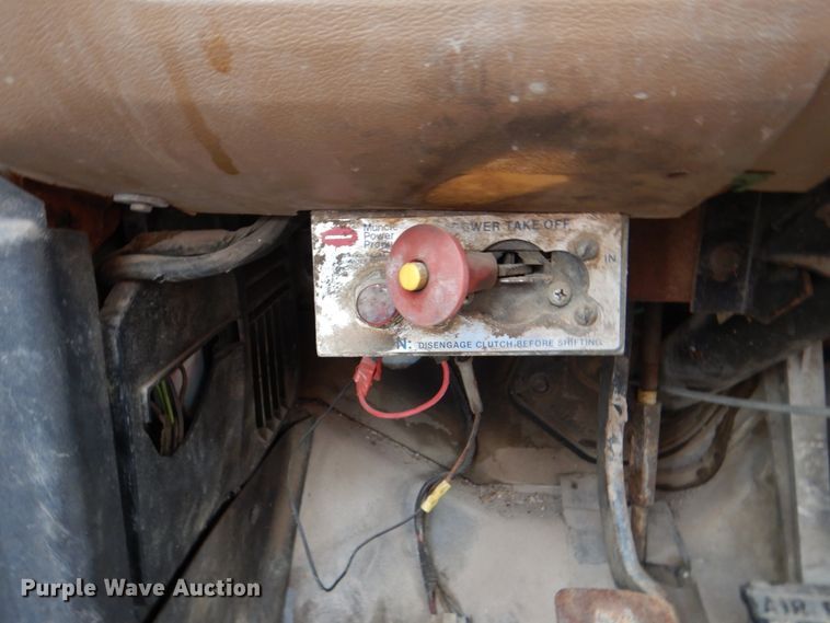 image for item DH7346 1989 Ford F800  water truck