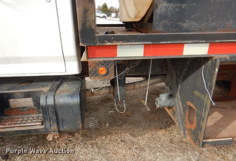 image for item DH7346 1989 Ford F800  water truck